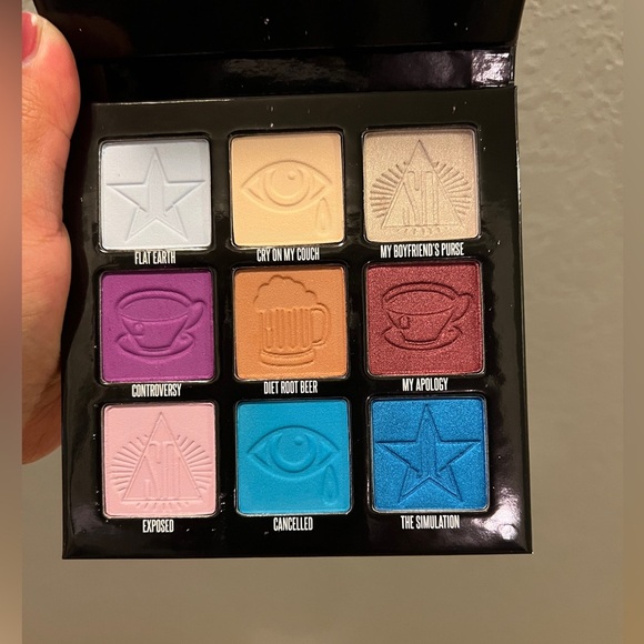 *SOLD*Jeffree Star Mini Controversy Eye Shadow Palette - Picture 3 of 6